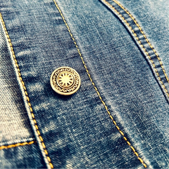 Vintage Chico’s Design Beaded Denim Vest – Size Large (Chico’s 2) - Picture 11 of 11